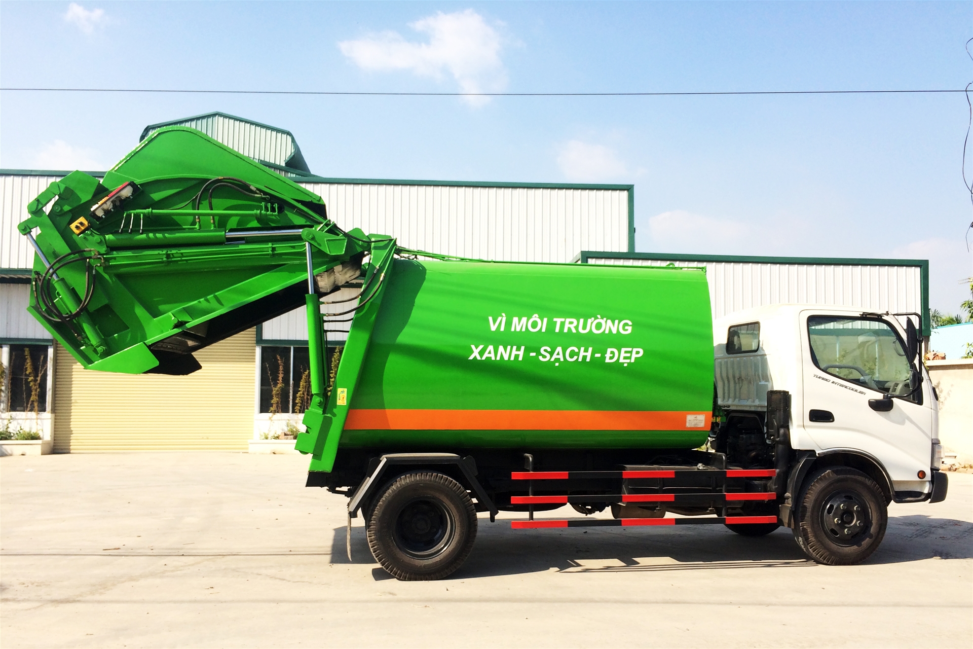 Xe chở rác 6 khối Hino Dutro 300 XZU342L nhập khẩu 100%