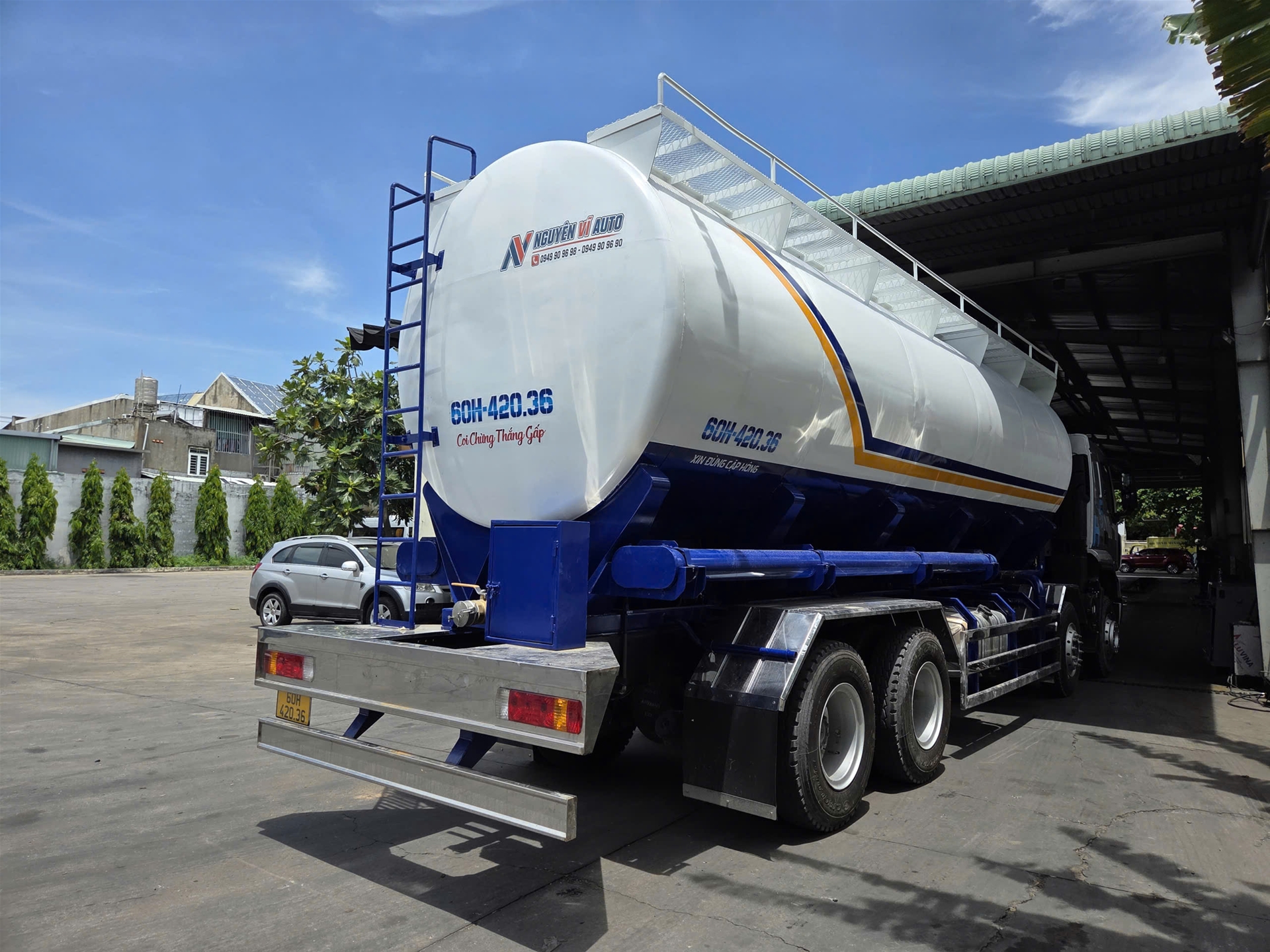XE BỒN CHENGLONG 4 CHÂN CHỞ CÁM THỔI 29 KHỐI: GIẢI PHÁP TIẾT KIỆM HƠN 1 TỶ ĐỒNG CHO DOANH NGHIỆP