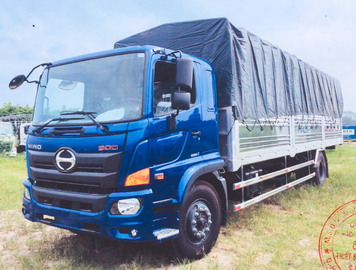 Xe tải Hino FG8JT7A-H 7,5 tấn thùng mui bạt dài 8,7 mét