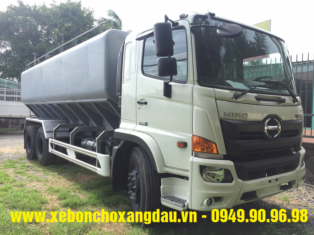 Xe bồn Hino FL8JT7A-J chở thức ăn gia súc – Những hình ảnh đầu tiên