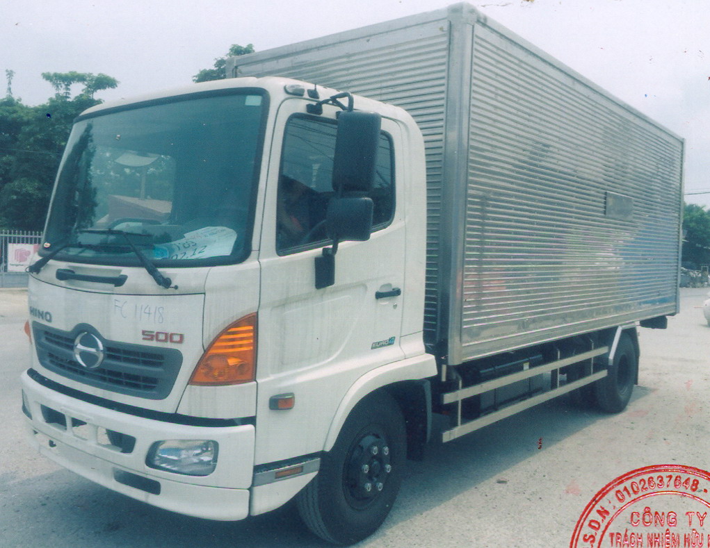 Xe tải Hino FC9JJTC 6 tấn thùng kín dài 5,6 mét