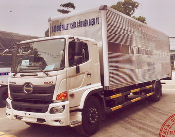 Xe tải Hino FG8JT7A-G 8 tấn thùng kín dài 9m chở pallet