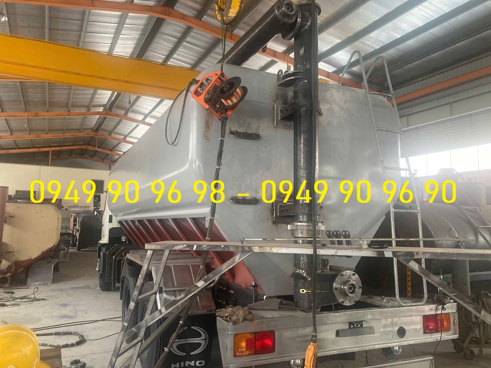 Giá hoán cải xe bồn xitec chở cám, giá xe bồn chở cám 3 chân 15 tấn, giá bồn cám cải tạo, chi phí cải tạo xe chở thức ăn chăn nuôi, Hoán cải xe bồn chở cám Hyundai, giá xe bồn xitec UD Truck, cải tạo xe Dongfeng chở cám, hoán cải xe bồn chở thức ăn chăn nuôi JAC.