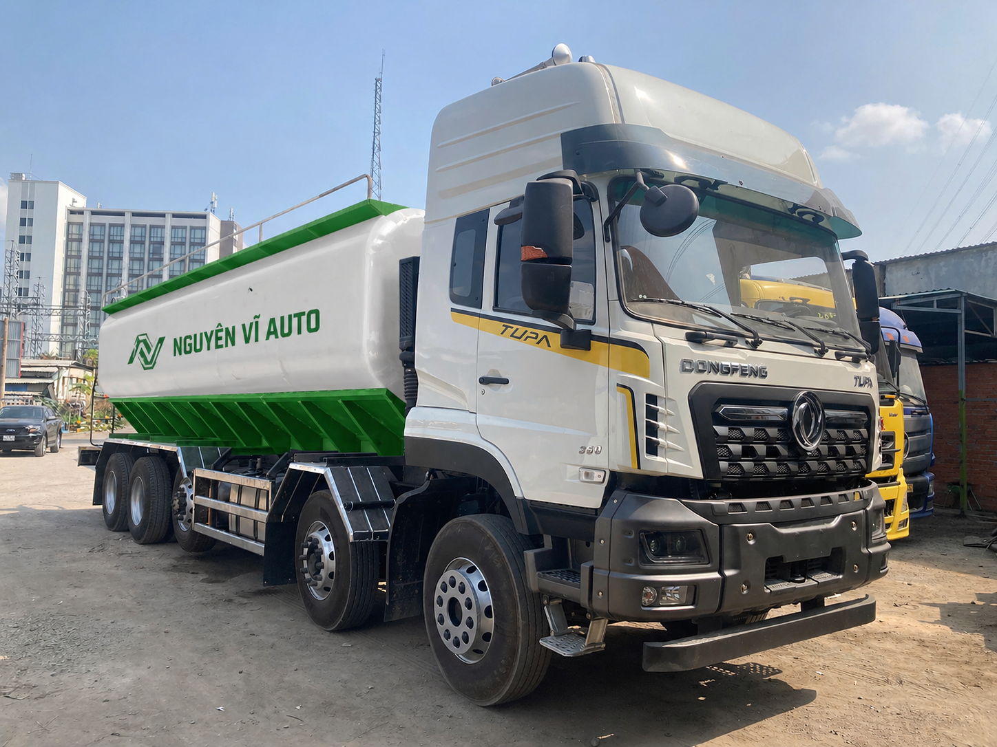 xe bồn chở cám 5 chân, giá xe bồn chở cám 5 chân, xe chở cám 5 chân Dongfeng, xe bồn chở cám Dongfeng 5 chân 2026, xe bồn chở cám 5 chân 34 khối, xe bồn chở cám 5 chân trục vít, xe chở cám 5 chân 22.5 tấn, xe bồn chở thức ăn chăn nuôi 5 chân , xe bồn chở cám dung tích lớn 5 chân, xe bồn chở cám công nghiệp 5 chân, xe bồn chở cám Dongfeng và Chenglong, xe bồn chở cám 5 chân loại nào tốt, nên mua xe bồn chở cám 5 chân nào, so sánh xe bồn chở cám 5 chân, chi phí đầu tư xe bồn chở cám 5 chân, xe bồn chở cám 5 chân giá rẻ, giá xe bồn chở cám Dongfeng 5 chân, mua xe bồn chở cám 5 chân trả góp, đóng bồn chở cám 5 chân tại Nguyên Vĩ Auto, hoán cải xe bồn chở cám 5 chân trọn gói