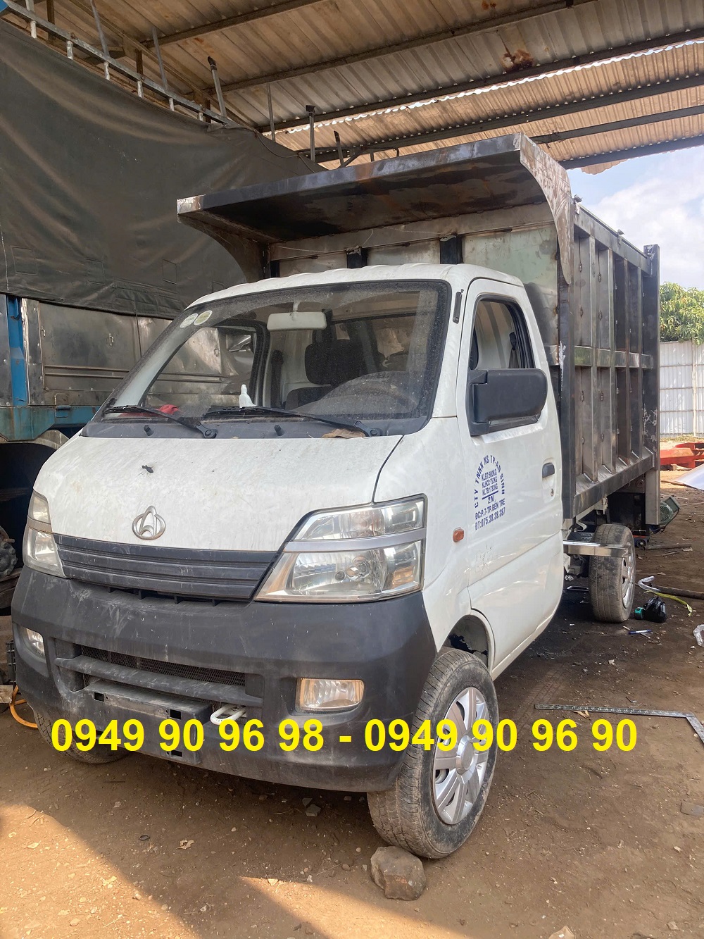 xe chở rác 500kg, xe chở rác giá rẻ, xe chở rác cũ, xe changan chở rác, xe chở rác changan 750kg, xe chở rác có bửng nâng, xe chở rác có bàn nâng, xe chở rác changan 750kg thùng inox 3 khối, xe chở rác dưới 200 triệu có máy lạnh, xe chở rác thanh lý chính chủ, xe chở rác 3 khối thùng inox giá rẻ, xe chở rác có bàn nâng bửng nâng giá rẻ, mua xe chở rác cũ chạy dịch vụ thu gom, xe chở rác nhỏ gọn chạy hẻm, xe thu gom rác dân sinh 750kg thùng 3 khối, xe chở rác 750kg tiết kiệm nhiên liệu, xe chở rác cũ bảo hành 12 tháng, so sánh xe chở rác changan và thaco towner 750kg, so sánh xe chở rác changan và suzuki 750kg, xe chở rác changan giá bằng bao nhiêu, xe chở rác towner 750kg giá bao nhiêu, xe chở rác suzuki pro 750kg giá bao nhiêu