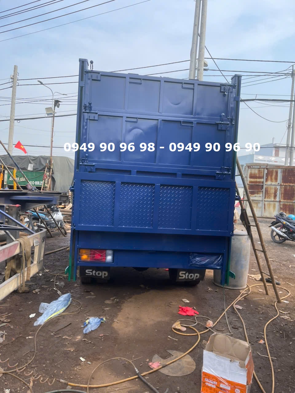 xe chở rác Hyundai HD72 thùng 14 khối, xe chở rác HD72 thùng inox 14 khối, xe chở rác HD72 14m3, xe rác Hyundai HD72 đời 2011, giá xe chở rác Hyundai HD72 14 khối 450 triệu, Hyundai HD72 D4DB 3907cc, xe rác Euro 2 máy cơ dễ sửa, xe chở rác thùng inox 14m3, hoán cải xe tải Hyundai HD72 thành xe chở rác, đóng thùng inox xe chở rác 14 khối, so sánh xe chở rác HD72 và Hino XZU720, xe chở rác Hino XZU720 thùng 12 khối 2025, xe chở rác Isuzu NPR400 thùng inox 12 khối 2025, xe chở rác Hyundai 75S thùng inox 12 khối, chi phí hoán cải xe chở rác và đăng kiểm xe cải tạo, xưởng đóng thùng xe chở rác uy tín TP.HCM