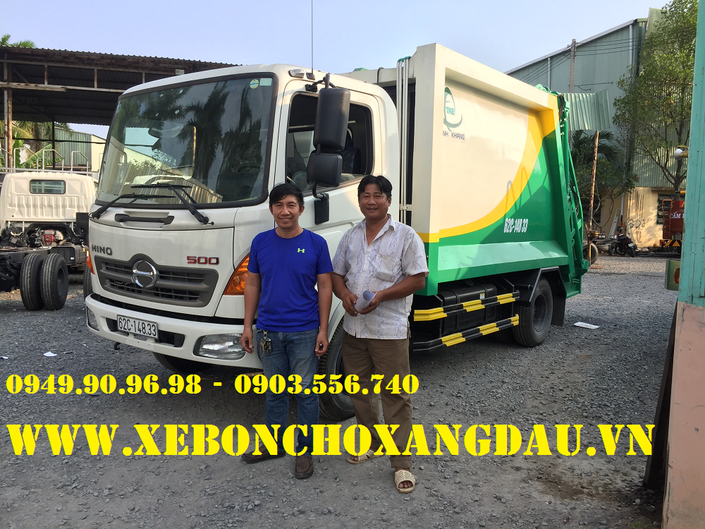 Bàn giao xe ép rác 9 khối Hino FC9JETC cho CTy Thịnh Khang ở Long An