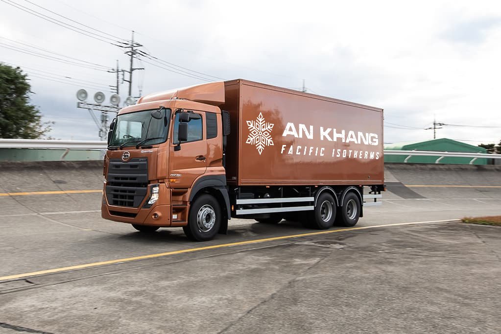 Siêu phẩm xe tải UD Trucks Quester 15 tấn nhập khẩu Thái Lan